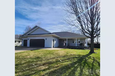 905 4th Avenue SE, Pipestone, MN 56164 - Photo 1