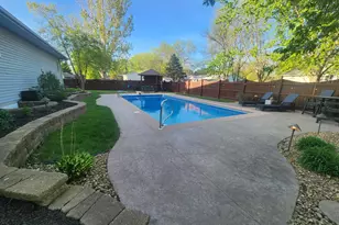 905 4th Ave SE, Pipestone, MN 56164 - Photo 10