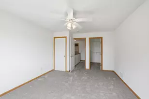 1673 Lexington Ln, Shakopee, MN 55379 - Photo 18