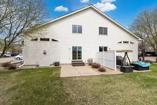 1673 Lexington Ln, Shakopee, MN 55379 - Photo 24