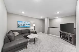 5251 Long Pointe Pass, Woodbury, MN 55129 - Photo 10