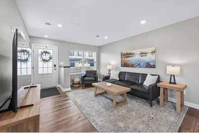 5251 Long Pointe Pass, Woodbury, MN 55129 - Photo 4