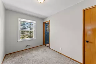 8701 Russell Ave S, Bloomington, MN 55431 - Photo 22