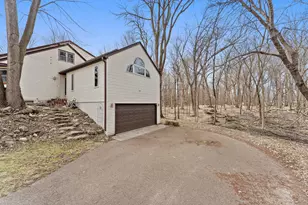 3923 Elmwood St, Vadnais Heights, MN 55127 - Photo 4