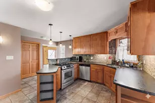 3923 Elmwood St, Vadnais Heights, MN 55127 - Photo 20