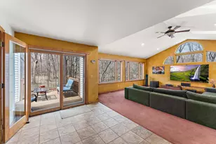 3923 Elmwood St, Vadnais Heights, MN 55127 - Photo 16