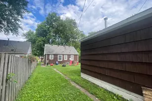 842 24th Ave SE, Minneapolis, MN 55414 - Photo 2