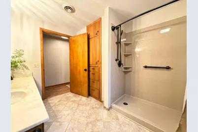 809 W Lake Avenue, Worthington, MN 56187 - Photo 32