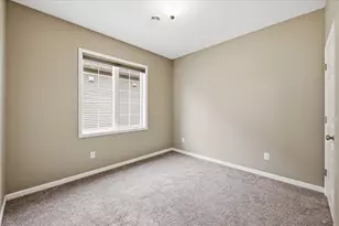 7755 Vincent Dr, Victoria, MN 55386 - Photo 10