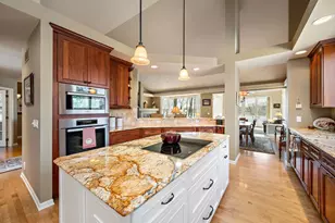 10013 Waterfront Dr, Woodbury, MN 55129 - Photo 12