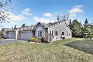 897 Evergreen Ct, Vadnais Heights, MN 55127 - Photo 2