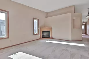 897 Evergreen Ct, Vadnais Heights, MN 55127 - Photo 6