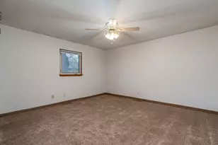 117 Jay St, Le Sueur, MN 56058 - Photo 10