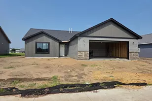 1066 Cullen St, Saint Peter, MN 56082 - Photo 1