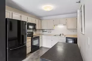 66 9th St E, Saint Paul, MN 55101 - Photo 6