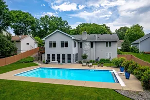 4564 Cliff Ridge Ct, Eagan, MN 55123 - Photo 4