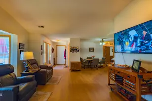 1906 Oak Tree Ln, Austin, MN 55912 - Photo 8