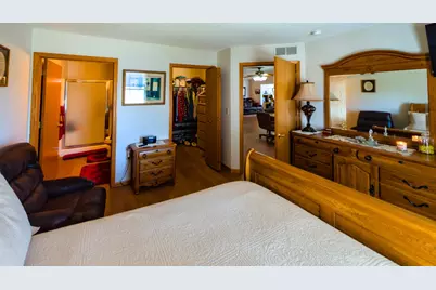 1906 Oak Tree Lane #B, Austin, MN 55912 - Photo 12