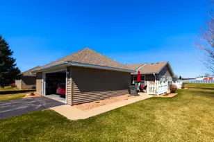 1906 Oak Tree Ln, Austin, MN 55912 - Photo 2