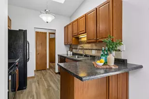 14655 Sherwood Pl, Burnsville, MN 55306 - Photo 12