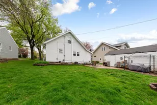 510 E School St, Owatonna, MN 55060 - Photo 8