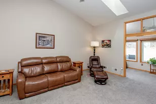 7565 Ojibway Park Ct, Woodbury, MN 55125 - Photo 18