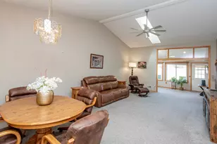 7565 Ojibway Park Ct, Woodbury, MN 55125 - Photo 16