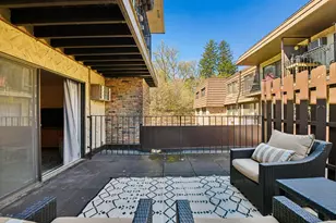 215 Barry Ave S, Wayzata, MN 55391 - Photo 34