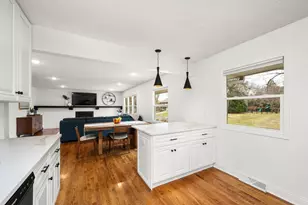 1900 Maryland Ave N, Golden Valley, MN 55427 - Photo 8