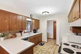 8601 Fairview Ave N, New Hope, MN 55428 - Photo 4