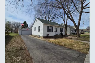 418 Skaro Street, Saint Peter, MN 56082 - Photo 1