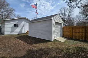 418 Skaro St, Saint Peter, MN 56082 - Photo 30