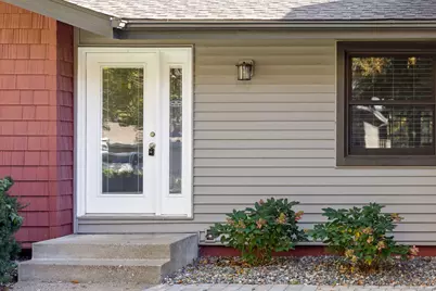 6802 Cottonwood Lane N, Maple Grove, MN 55369 - Photo 4