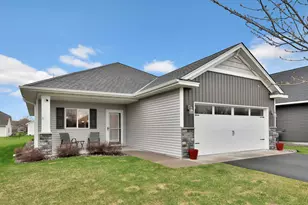 31683 Newport Curv, Lindstrom, MN 55045 - Photo 4