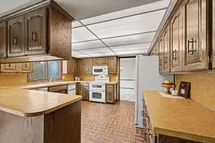 203 Belmont Ct, Apple Valley, MN 55124 - Photo 12