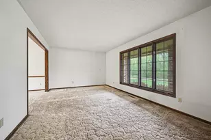 203 Belmont Ct, Apple Valley, MN 55124 - Photo 6