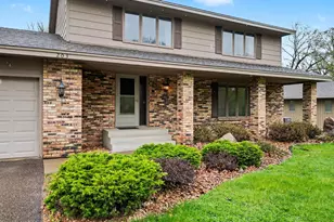 203 Belmont Ct, Apple Valley, MN 55124 - Photo 4