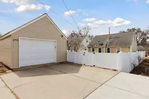 2713 Brunswick Ave S, Saint Louis Park, MN 55416 - Photo 28