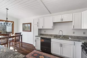 980 Greenhaven Dr, Vadnais Heights, MN 55127 - Photo 14