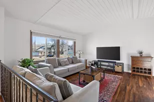 980 Greenhaven Dr, Vadnais Heights, MN 55127 - Photo 6