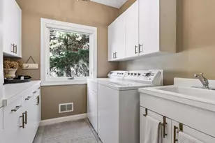 9250 Breckenridge Ln, Eden Prairie, MN 55347 - Photo 30