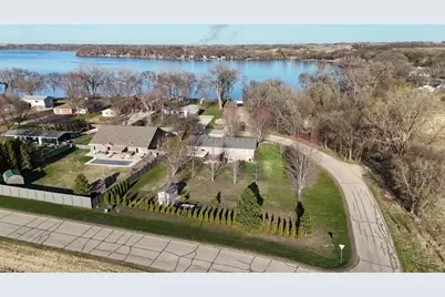 4806 22nd Street NE, Willmar, MN 56201 - Photo 2