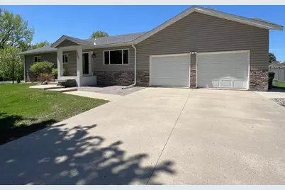 4806 22nd Street NE, Willmar, MN 56201 - Photo 2