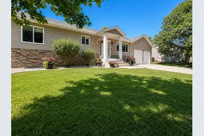 4806 22nd Street NE, Willmar, MN 56201 - Photo 2