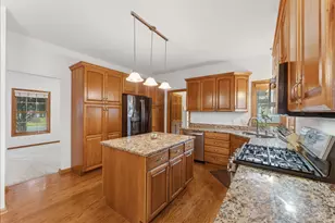 10129 Horseshoe Trail, Eden Prairie, MN 55347 - Photo 10