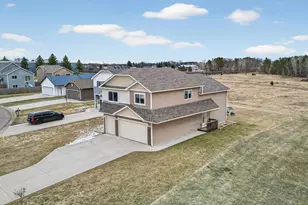 406 Cardinal St, Mora, MN 55051 - Photo 2