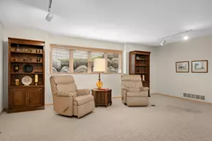 7160 Oak Pointe Curv, Bloomington, MN 55438 - Photo 32
