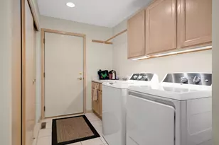 7160 Oak Pointe Curv, Bloomington, MN 55438 - Photo 30