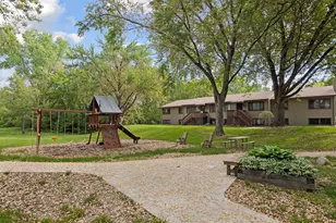 1432 Arden View Dr, Arden Hills, MN 55112 - Photo 28