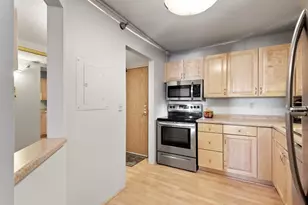 78 10th St E, Saint Paul, MN 55101 - Photo 6